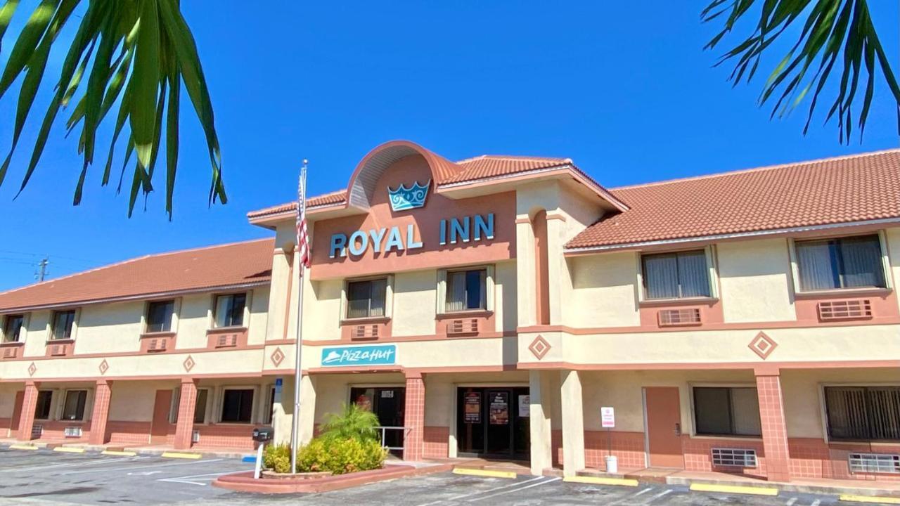 Royal Inn Hotel Royal Palm Beach Exterior photo